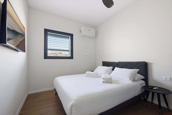 1 habitación, tabla de planchar con plancha, wifi y ropa de cama 