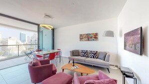 TV, stereo, offices - Brigth 3BR in Florentin's Complex by HolyGuest (Tel Aviv-Yafo)