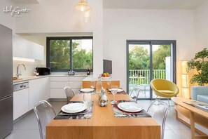 Dining - Limoncello at Hakerem by HolyGuest (Tel Aviv-Yafo)