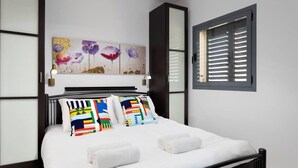 Room - Pinsker 1BR corner Bograshov by HolyGuest (Tel Aviv-Yafo)