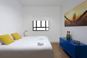 2 soverom, strykejern/-brett, reiseseng for barn og wi-fi