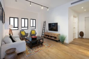 TV, studio