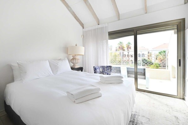 4 makuuhuonetta, silitysrauta/-lauta, Wi-Fi, vuodevaatteet