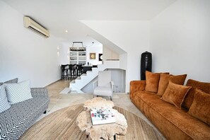 Fernseher, Stereoanlage, Arbeitsbereiche