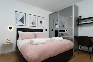2 bedrooms, iron/ironing board, WiFi, bed sheets