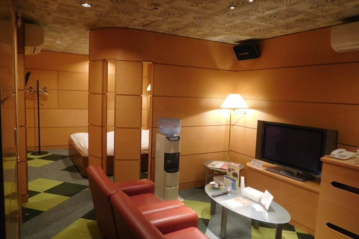 Individually decorated, individually furnished, free WiFi