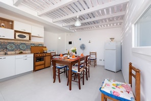 Lägenhet - 2 sovrum - terrass - havsutsikt (Casa Marina) | Eget kök | Stort kylskåp, ugn, spishäll och kaffe- och tebryggare