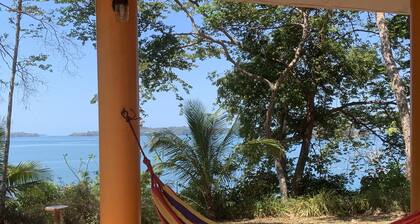 Casita Mapachin Isla Boca Brava