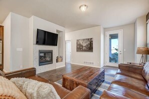 Luokittelematon kuva, 3 kautta 42, painike