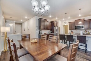 Luokittelematon kuva, 4 kautta 42, painike