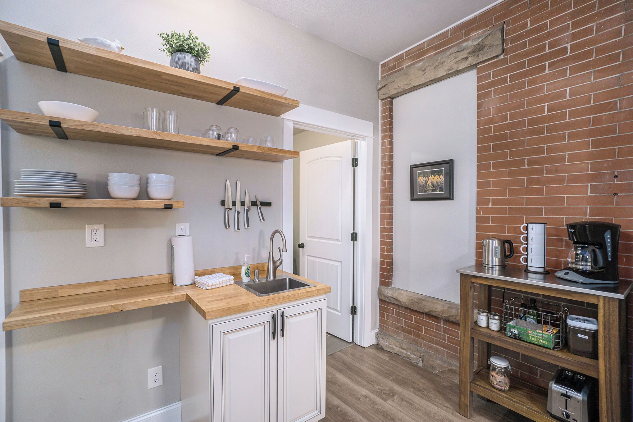 Gorgeous Guest Suite. Walk to Old Town & CSU!