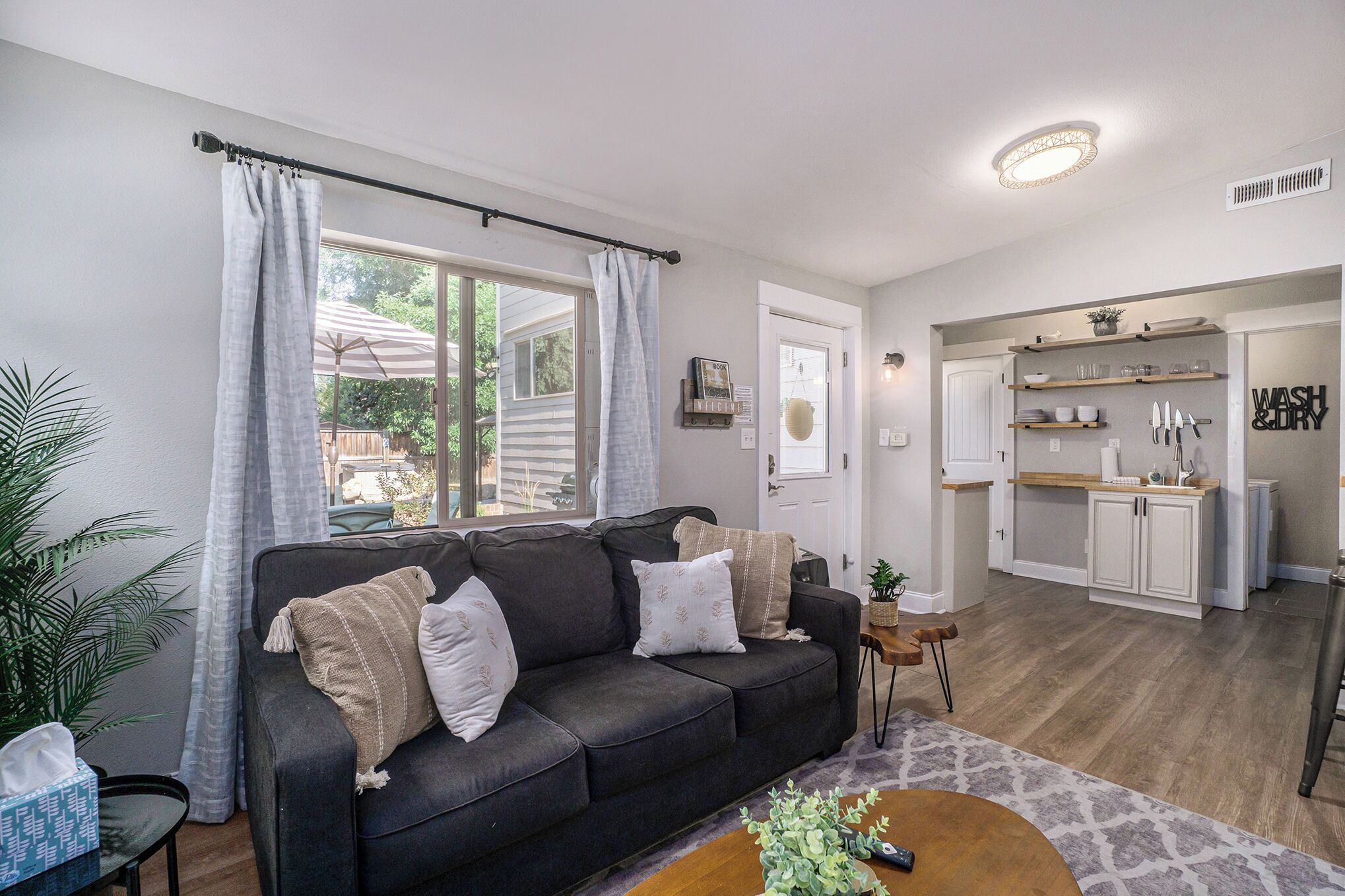 Gorgeous Guest Suite. Walk to Old Town & CSU!