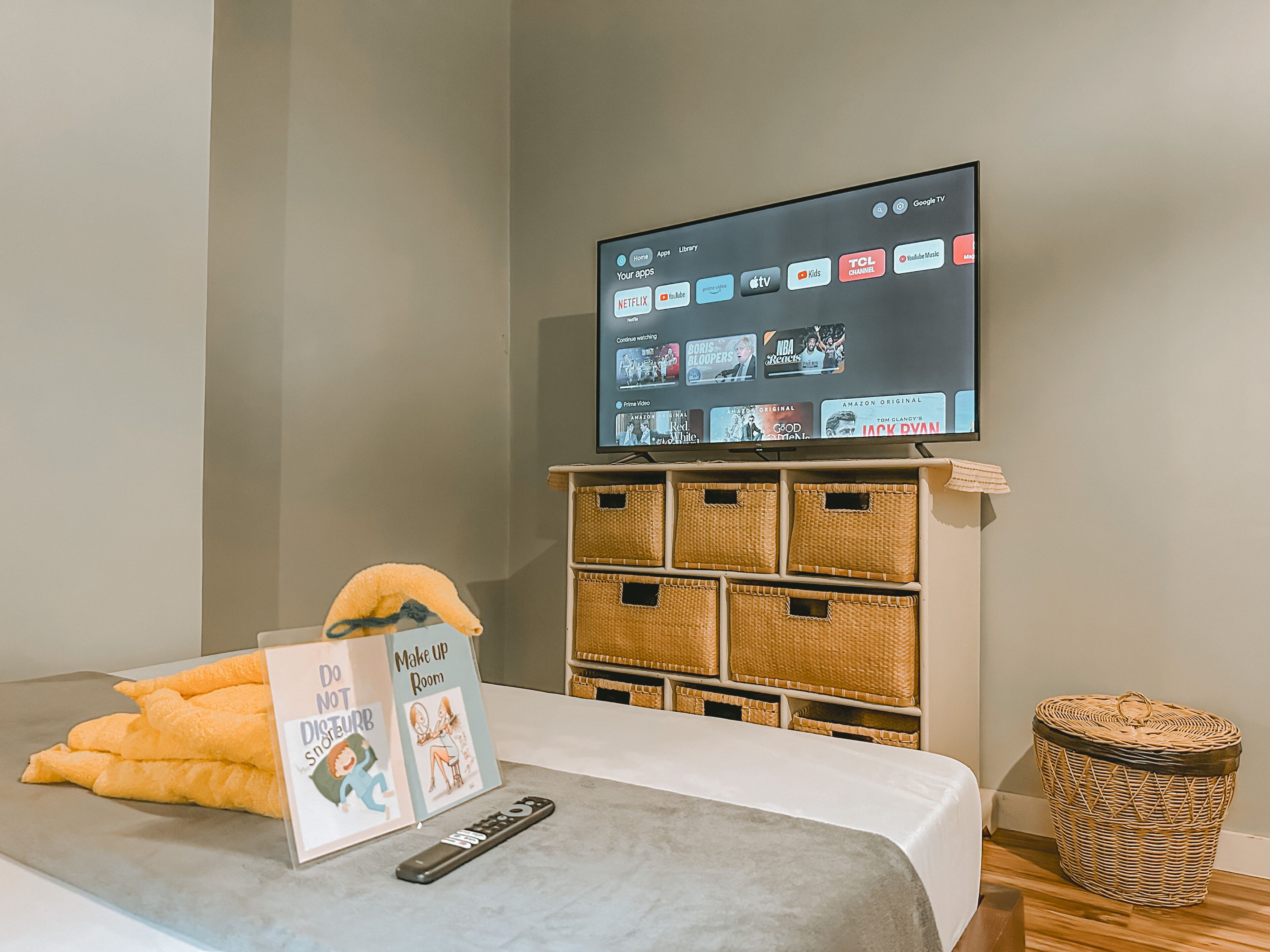 Superior Queen Private en Suite | Individually decorated, individually furnished, blackout curtains