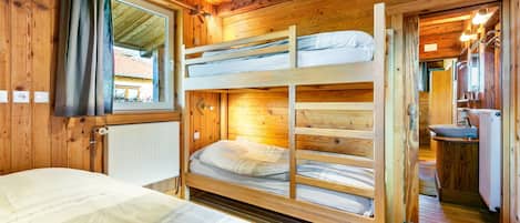 Chalet | 2 Schlafzimmer, individuell eingerichtet, BĂŒgeleisen/BĂŒgelbrett