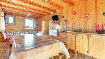 Chalet | Dining