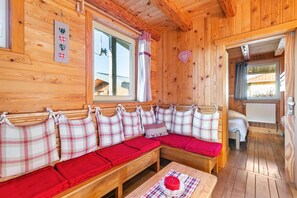 Chalet | Living room - Chalet in Harreberg With Garden Views (Harreberg)