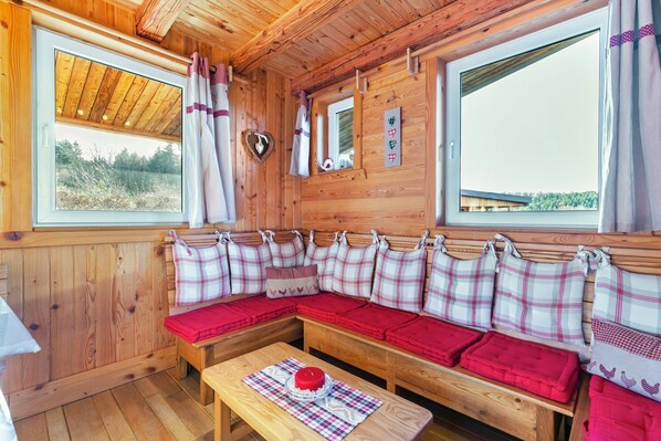 Chalet | Ruang keluarga