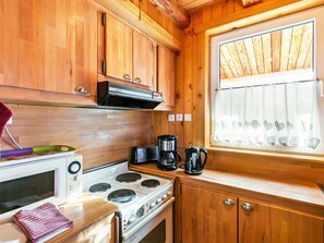 Chalet | Private kitchen - Chalet in Harreberg With Garden Views (Harreberg)