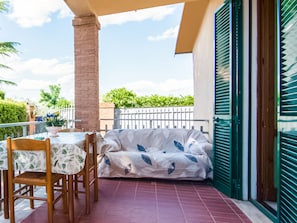 Balcony - Castiglione DEL Lago Apartment (Castiglione del Lago)