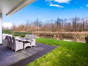 Balcony - Luxury Villa for 8 People with Spacious Garden near Harderwijk (Zeewolde)