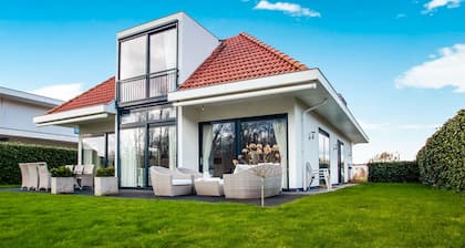 Luxury Villa for 8 People with Spacious Garden near Harderwijk