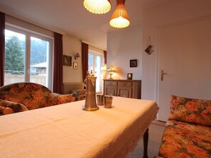 Dining - Pleasant Apartment in Kitzbuhel With Heating (Kitzbuehel)