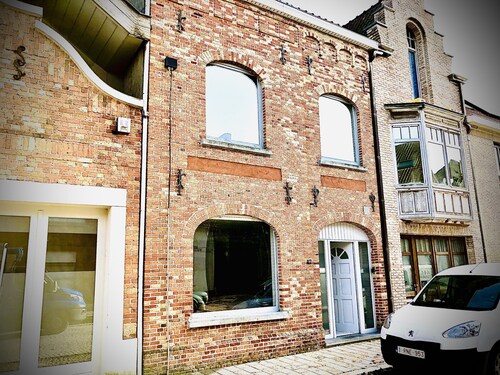 Chic Holiday Home in Nieuwpoort With Whirlpool