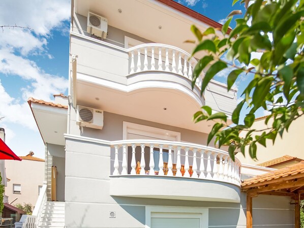 Exterior - Pleasant Apartment in N. Irakleitsa With Garden (Pangaio)