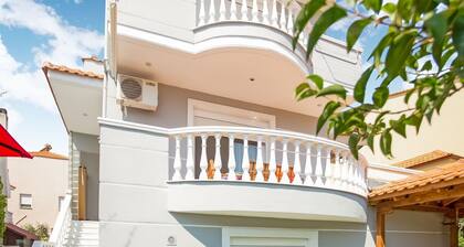 Pleasant Apartment in N. Irakleitsa With Garden