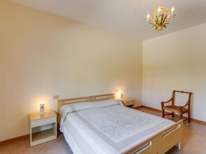 Apartment | 2 bedrooms, individually furnished, bed sheets - Apartment in Tuscany Near Lake Trasimeno (Tuoro sul Trasimeno)