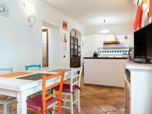 Dining - Boutique Holiday Home in Bracciano With Garden (Bracciano)