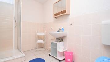 Apartment | Bathroom
