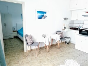 Dining - Breezy Holiday Home in Paros at Beach (Paros)