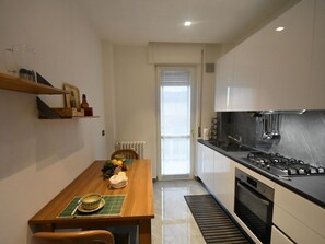 House | Dining - Boutique Holiday Home in Verbania With Terrace (Verbania)