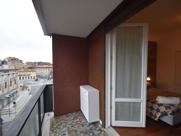 Balcony - Boutique Holiday Home in Verbania With Terrace (Verbania)