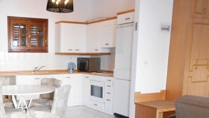 Family Studio Suite | Private kitchen - Greek Pride Villa Beach (Kassandra)