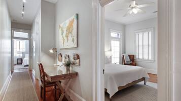 2 habitaciones, tabla de planchar con plancha, wifi y ropa de cama