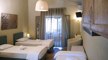 Cofres nos quartos, ferros/tábuas de passar roupa, berços grátis