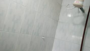 Phòng đơn | Buồng tắm vòi sen