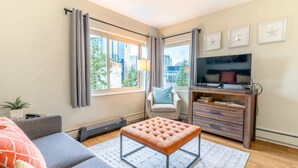 Living area - Vibrant 1B Downtown Condo near Convention Center (Seattle)