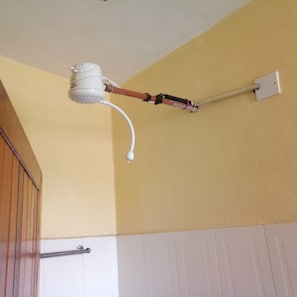 Einzelzimmer | Dusche im Bad