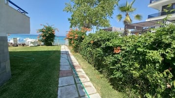 Apartment | Terrace/patio