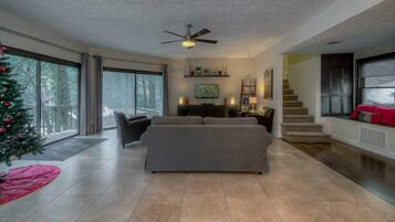 小屋, 1 間臥室 | 客廳 | 電視