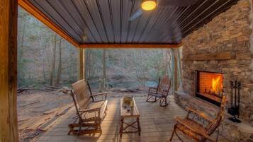 Cabin, 3 Bedrooms | Balcony