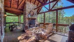 Exterior - Rock N' River by Escape to Blue Ridge (Blue Ridge)