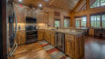 Cabin, 3 Bedrooms | Private kitchen | Fridge, microwave, stovetop, dishwasher
