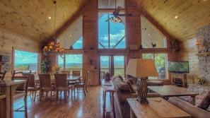 Cabin, 5 phòng ngủ | Phòng khách | TV