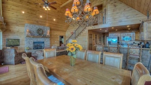 Cabin, 5 Bedrooms | Private kitchen