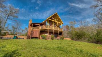 Cabin, 5 Bedrooms | Exterior