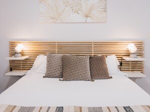 1 chambre, fer et planche Ă repasser